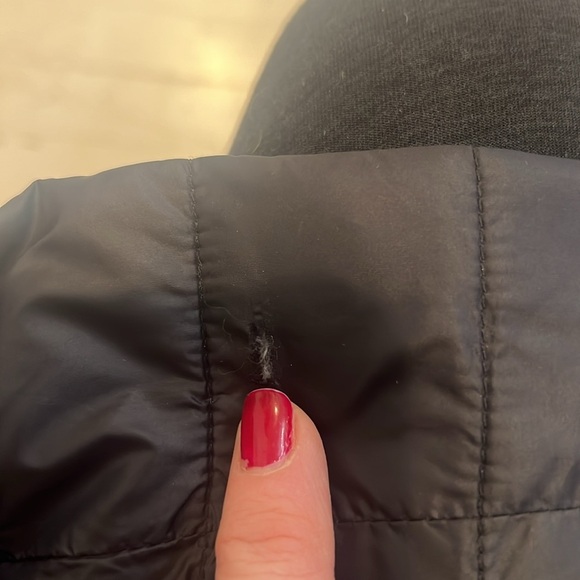 Old navy Active black down puffer coat size medium. - Picture 6 of 9